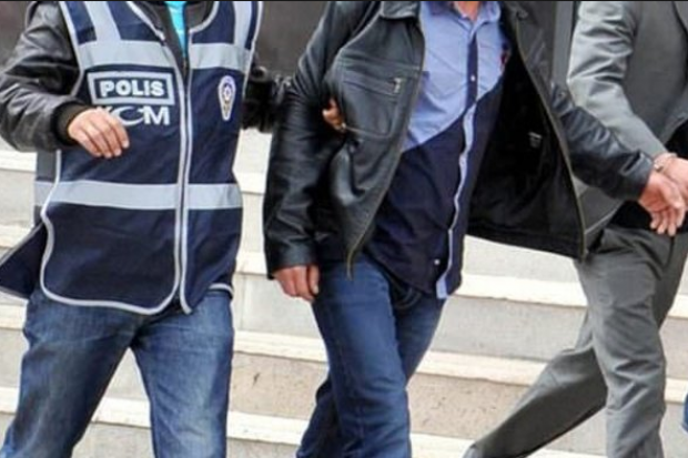 Kapatılan FETÖ dernekleri ile iltisakı bulunan 2 kişi tutuklandı
