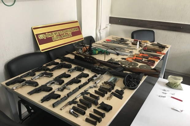 Ruhsatsız silah üretimi yapan kişi tutuklandı