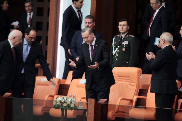 Töreni Cumhurbaşkanı Erdoğan kendisine ayrılan locadan takip ediyor
