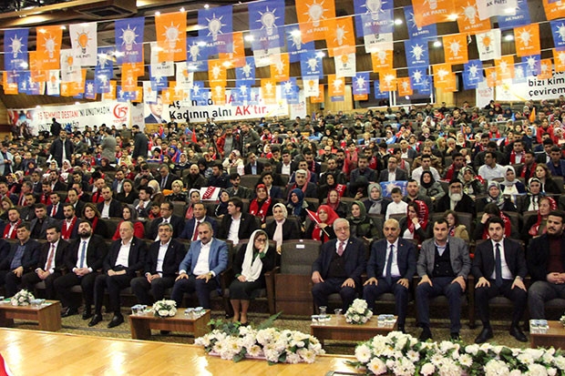 Bakan Gül: Bomba Türkiye'ye geldiğinde Türk, Kürt ayırt etmemektedir