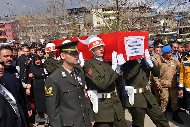 Afrin şehidi Uzman Çavuş'u Kahramanmaraş'ta 10 bin kişi uğurladı