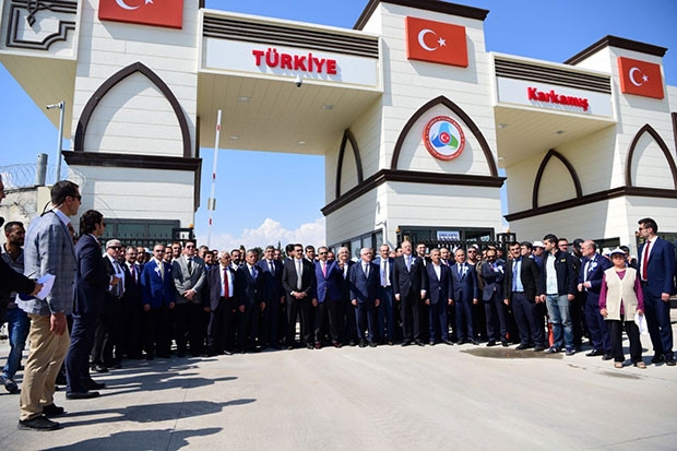 BAKAN TÜFENKCİ: TÜRKİYE'Yİ TRANSİT ÜS HALİNE GETİRECEĞİZ