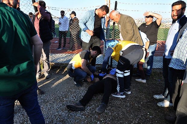Amatör maçta gerginlik: 1'i polis 2 yaralı
