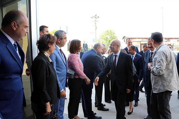 Sanayi dönüşümü toplantısı bakanların katılımıyla yapıldı