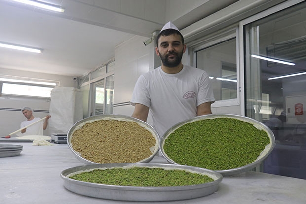 Baklavacılar zam yapmamak için direniyor