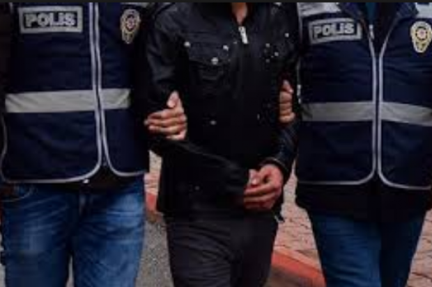 Gaziantep'te eski polis, FETÖ'den tutuklandı