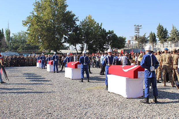 Adıyaman şehitlerini uğurladı