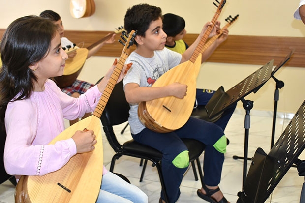 Şahinbey'de bağlama ustaları yetişiyor