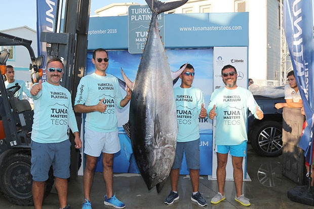 190 kiloluk dev balığı Turgut Konukoğlu yakaladı