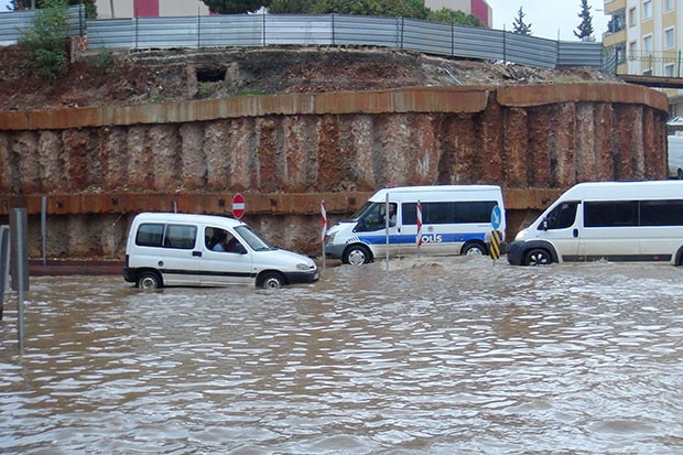 İslahiye’yi yağmur vurdu