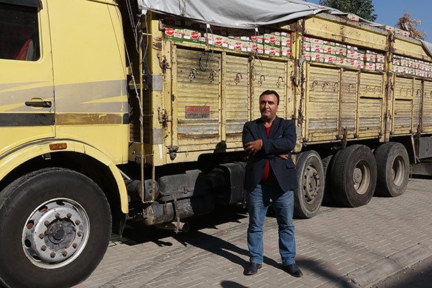 Gaziantep’e gönderdiği tonlarca salça Mersin’den çıktı