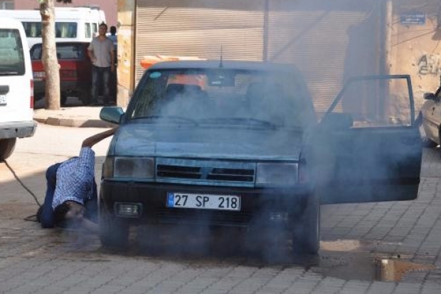 İslahiye’de seyir halindeki otomobil yandı