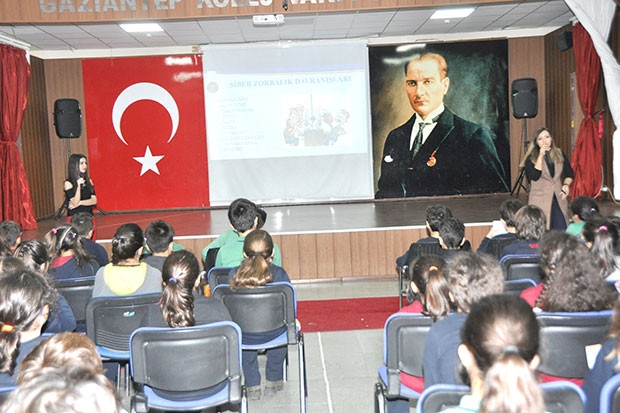 Siber zorbalıktan korunma yolları anlatıldı