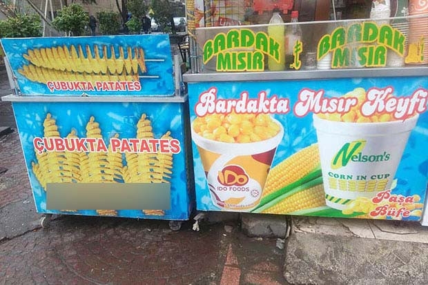 BARDAKTA MISIR VE ÇÖPTE PATATES