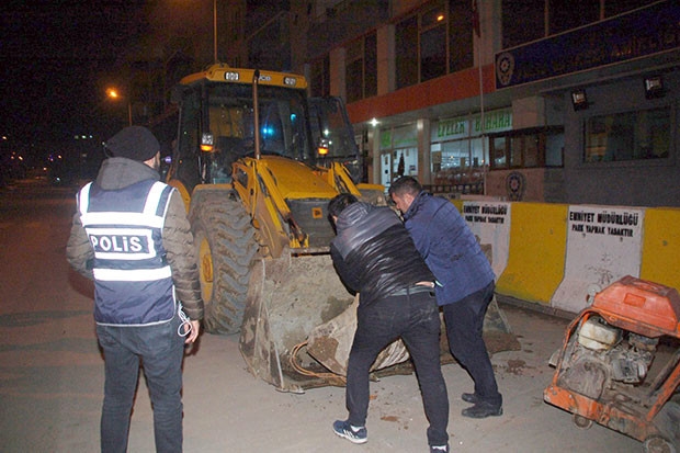 Çalıntı kepçe iz sürerek ele geçirildi