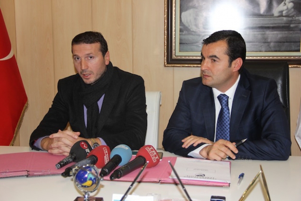 Büyükşehir Belediyespor Bayram Bektaş ile sözleşme imzaladı