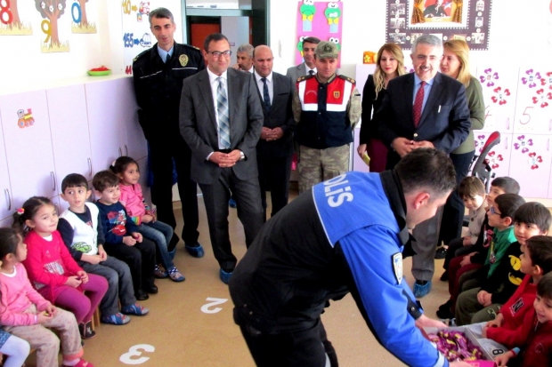 Gaziantep'in minik polisleri kimliklerini aldı