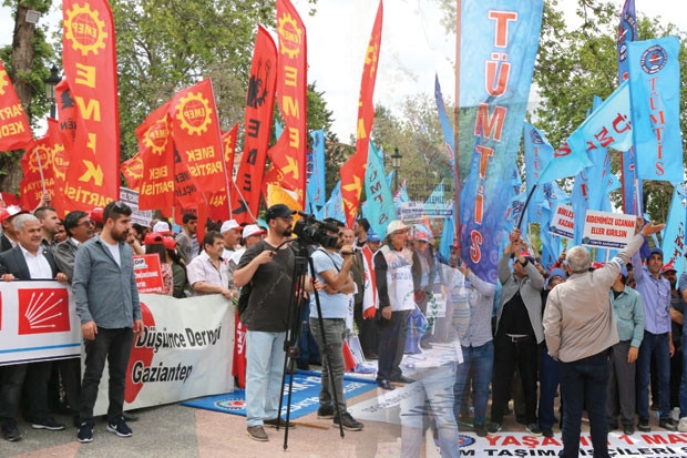 1 MAYIS’TA EMEK GÜÇLERİ ALANLARI DOLDURDU