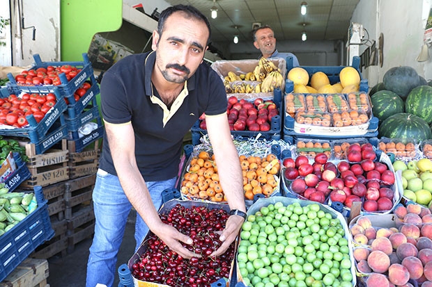 Meyve fiyatları düşüşe geçti