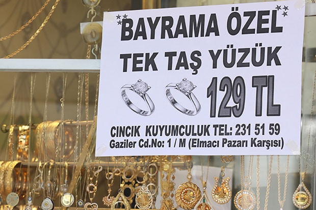 Bayrama özel ‘tek taş yüzük’