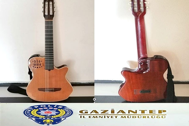 Otomobildeki gitarı çalan hırsız tutuklandı