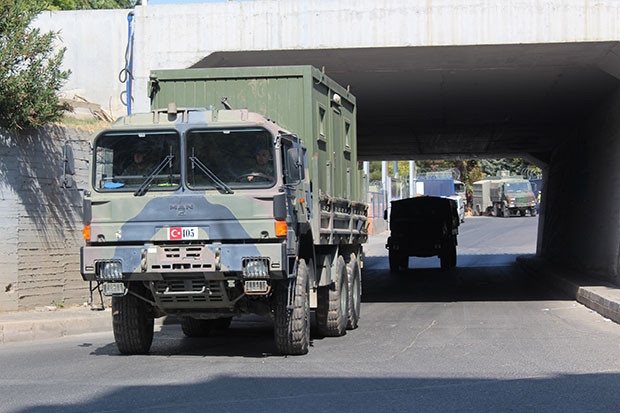Gaziantep'ten 150 araçlık askeri konvoy yola çıktı