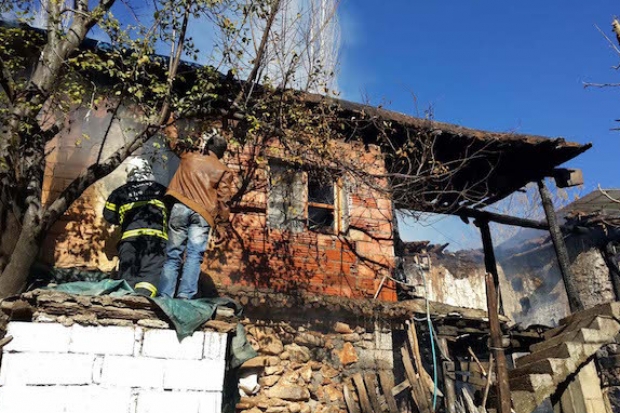 Yangın itfaiyenin müdahalesiyle söndürüldü