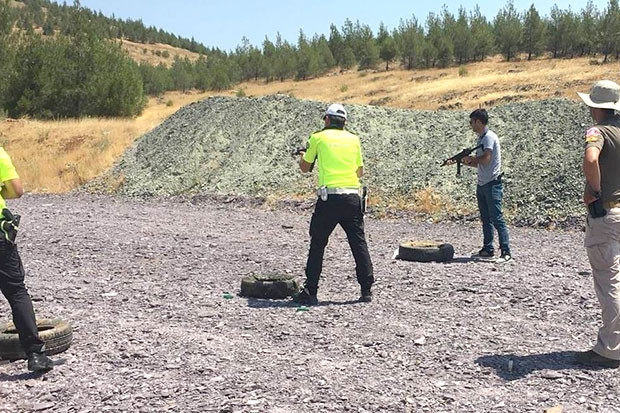 Eğitimler hız kesmeden devam ediyor