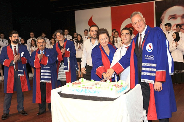 SANKO Üniversitesi Tıp Fakültesi’nde beyaz önlük giyme heyecanı