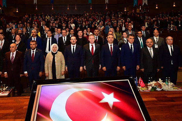 Vali Gül, “Halk sağlığı hem Türkiye’nin hem dünyanın önemli meselelerinden”