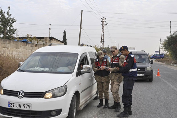 Jandarma ekiplerinden trafik uygulaması