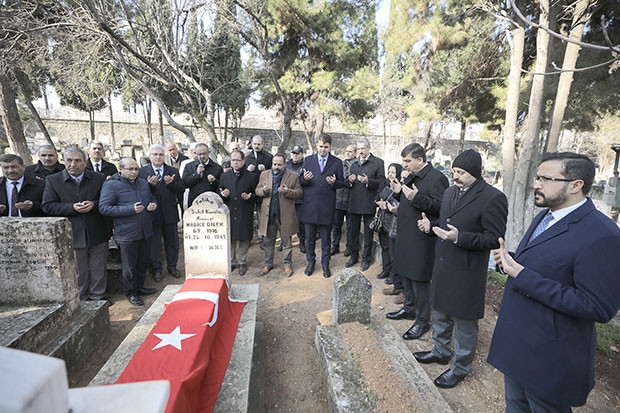 ŞEHİT KAMİL İLE ANNESİ, TÖREN VE DUALARLA ANILDI