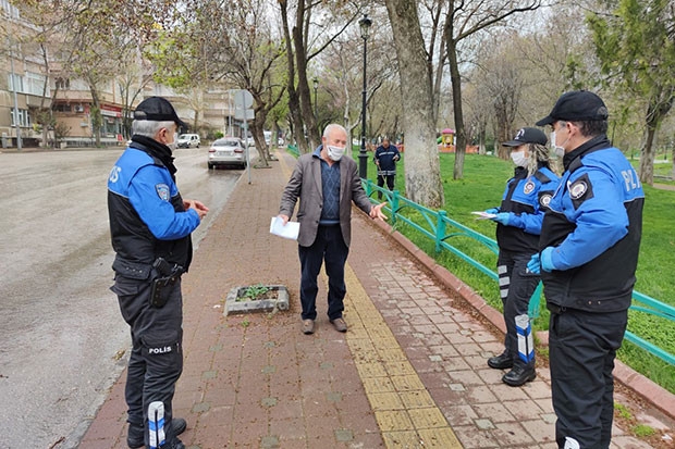 Polisten vatandaşa 'evde kal' çağrısı