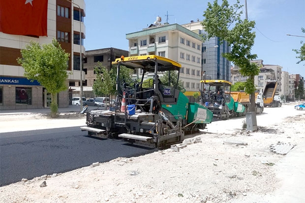 İnönü Caddesi’nde yol çalışmaları tamamlanıyor