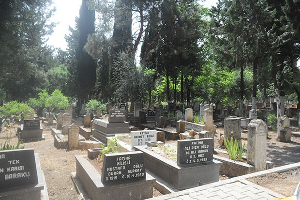 Mezarlık ziyaretleri yasaklandı