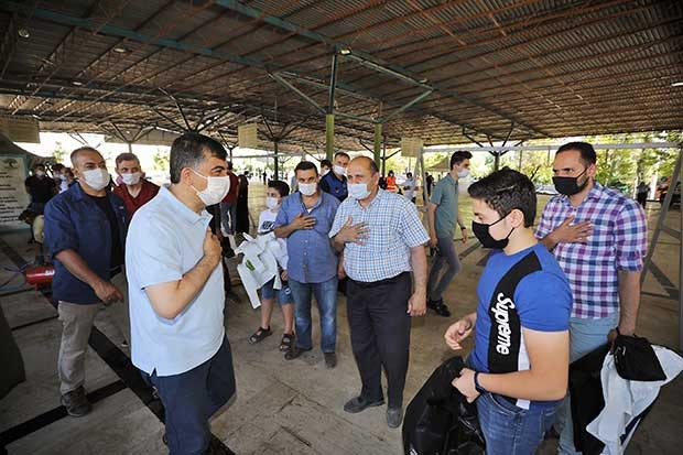 Fadıloğlu, kurban kesim yerlerini gezdi