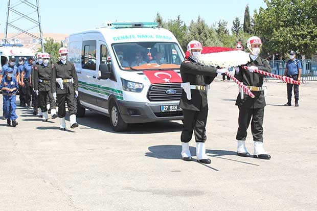 Gaziantepli şehit son yolculuğuna uğurlandı