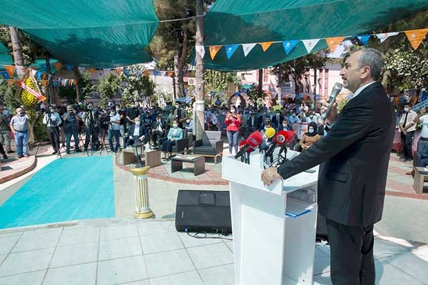 Adalet Bakanı Gül, Ak Parti kongrelerine katıldı