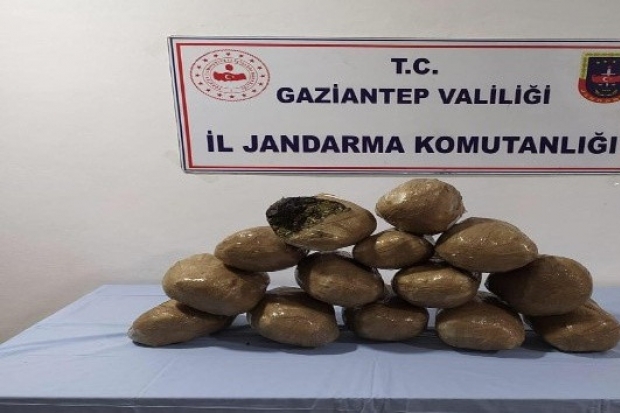 Motosiklette 28 kilo esrar yakalandı