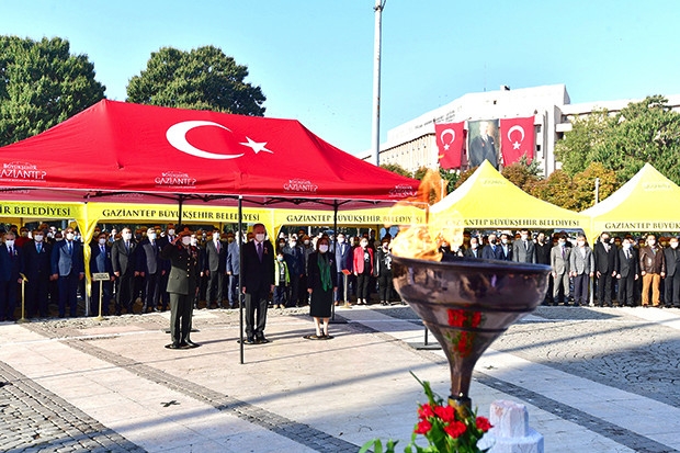 Atatürk ölümünün 82. yılında Gaziantep'te anıldı