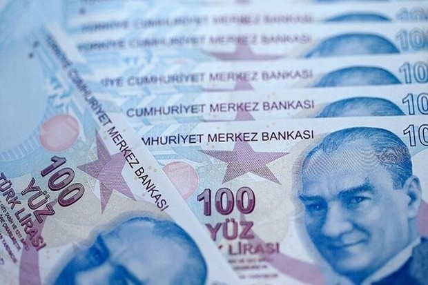 Yatırımcılar Türkiye'de en çok "paraya aracılık etmek" istedi