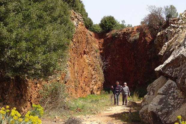 Yatağan’da 180 yıllık zımpara ocağı bulundu