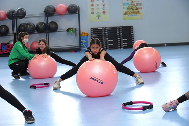 Çocuklar spora ilk adımı severek atıyor