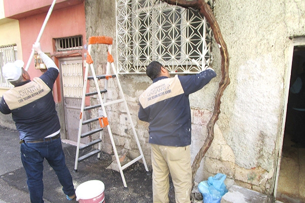 Görme engelli annenin evi tepeden tırnağa yenilendi