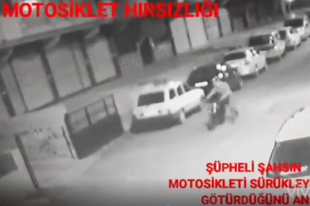 Motosiklet hırsızlığı güvenlik kamerasında