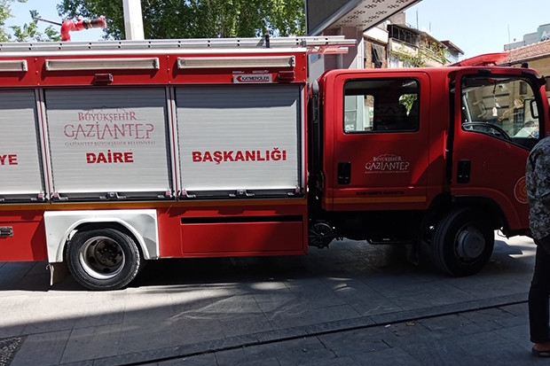 Kentin en işlek noktasındaki elektrik panosu patladı