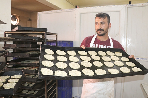 Gaziantep’te fırıncıların kömbe mesaisi