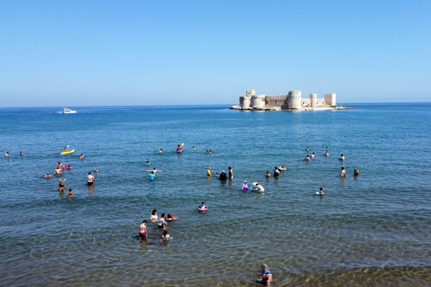 UNESCO tescilli Kızkalesi'nde turizm hareketliliği