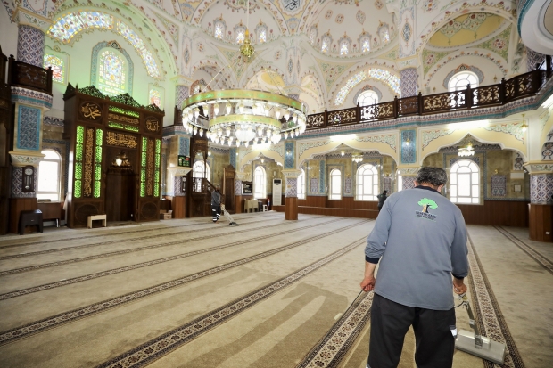 Şehitkamil'deki camiler bayram namazına hazır