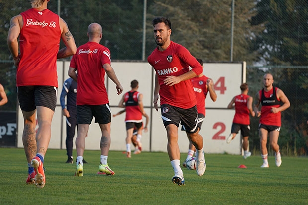 Gaziantep FK'ya 14 oyuncu geldi, 13 oyuncu gitti